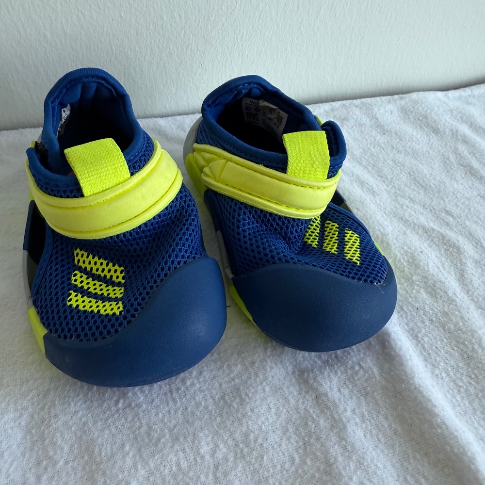 Infant Adidas water shoes -size 4